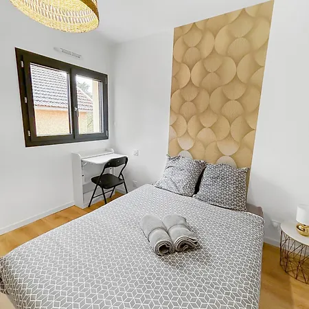 Evasion Urbaine, 1 Ou 2 Villas, 4 A 8 Villa