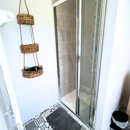 Evasion Urbaine, 1 Ou 2 Villas, 4 A 8 * Poitiers