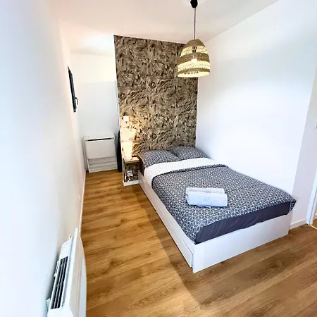 Evasion Urbaine, 1 Ou 2 Villas, 4 A 8 Villa