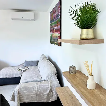 Evasion Urbaine, 1 Ou 2 Villas, 4 A 8 Villa