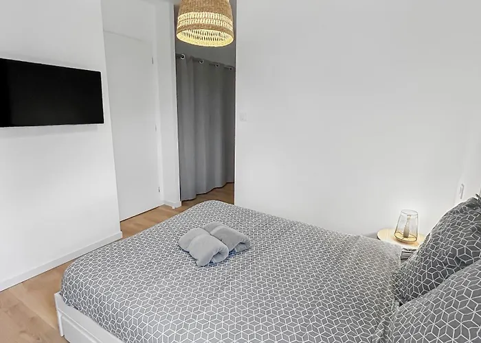 Villa Evasion Urbaine, 1 Ou 2 Villas, 4 A 8 Poitiers