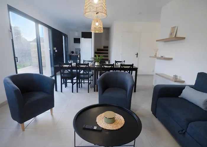 Evasion Urbaine, 1 Ou 2 Villas, 4 A 8 Villa