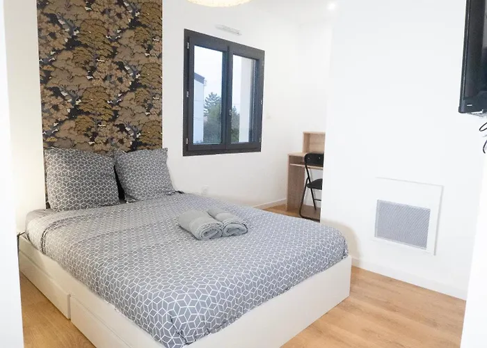 Evasion Urbaine, 1 Ou 2 Villas, 4 A 8 * Poitiers