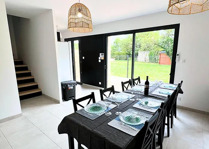 Evasion Urbaine, 1 Ou 2 Villas, 4 A 8 Villa Poitiers